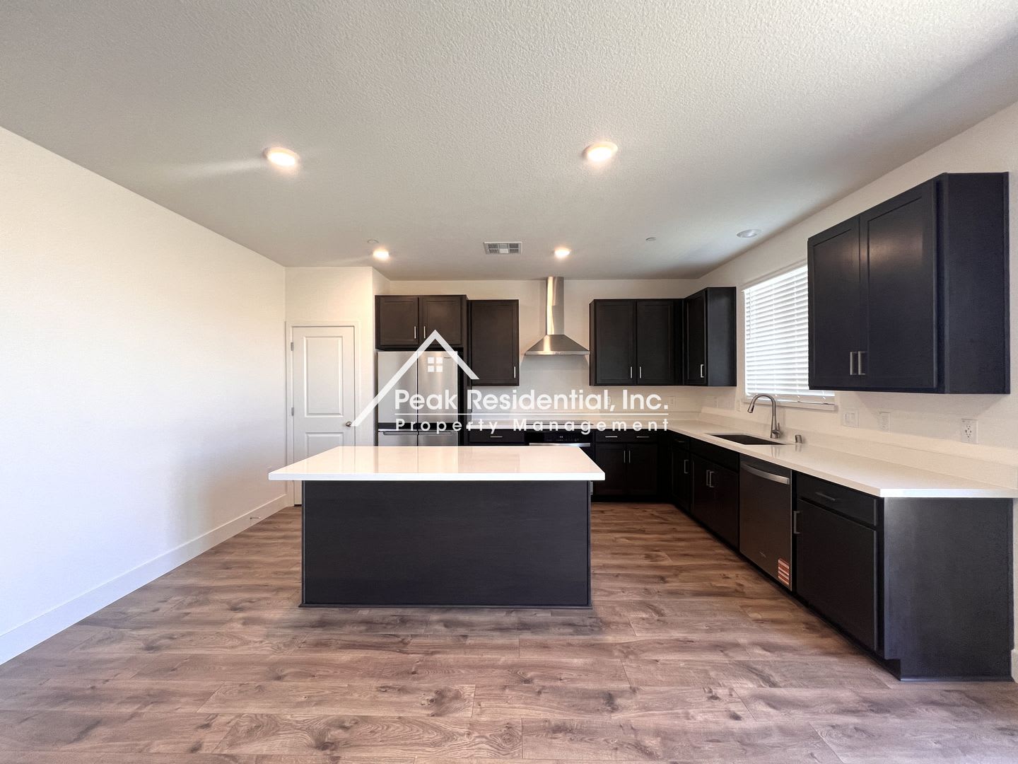 Brand New Sacramento 3bd/2.5ba Home With Large Loft! – photo 3