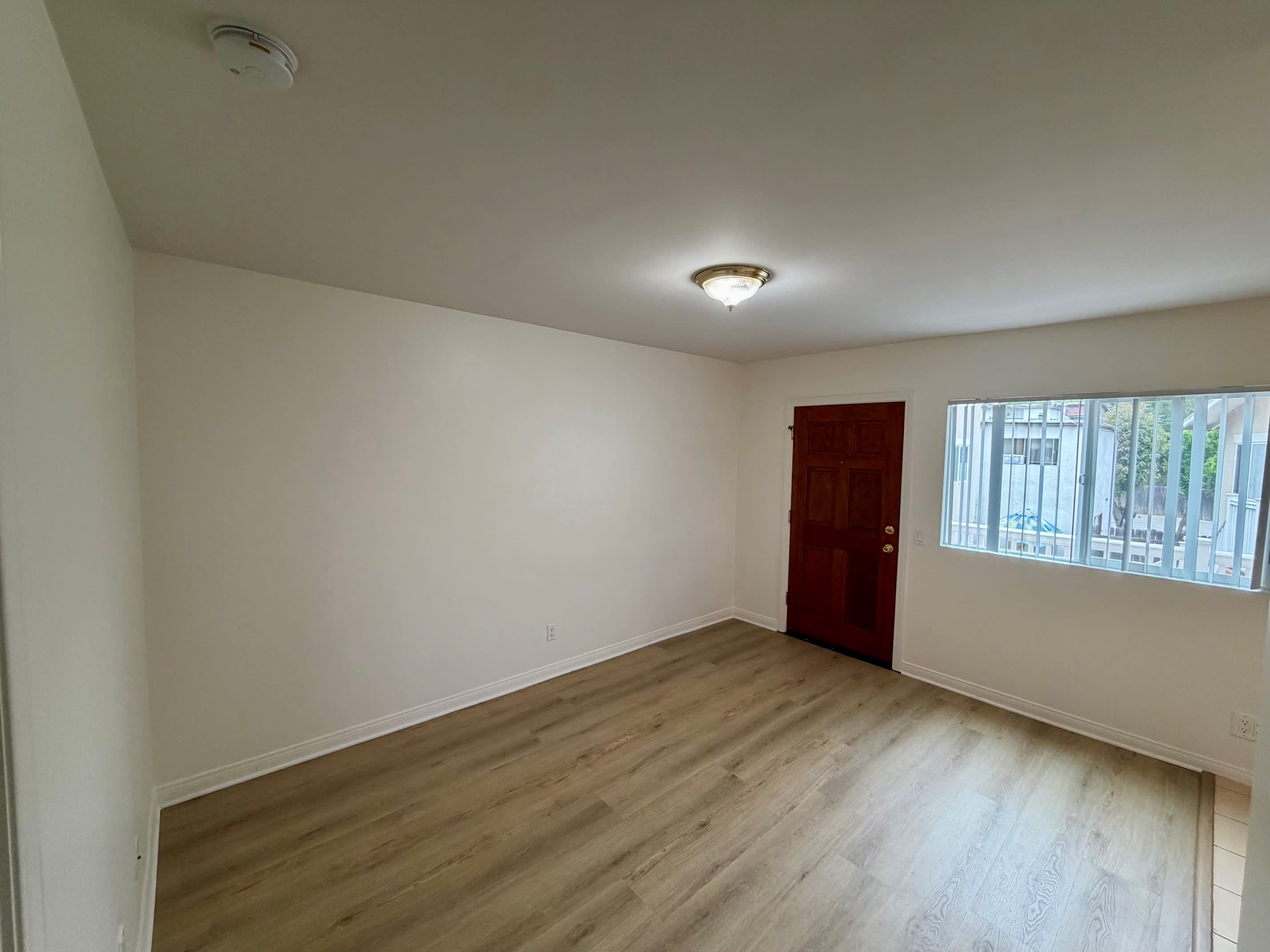92 Monterey Road – photo 3