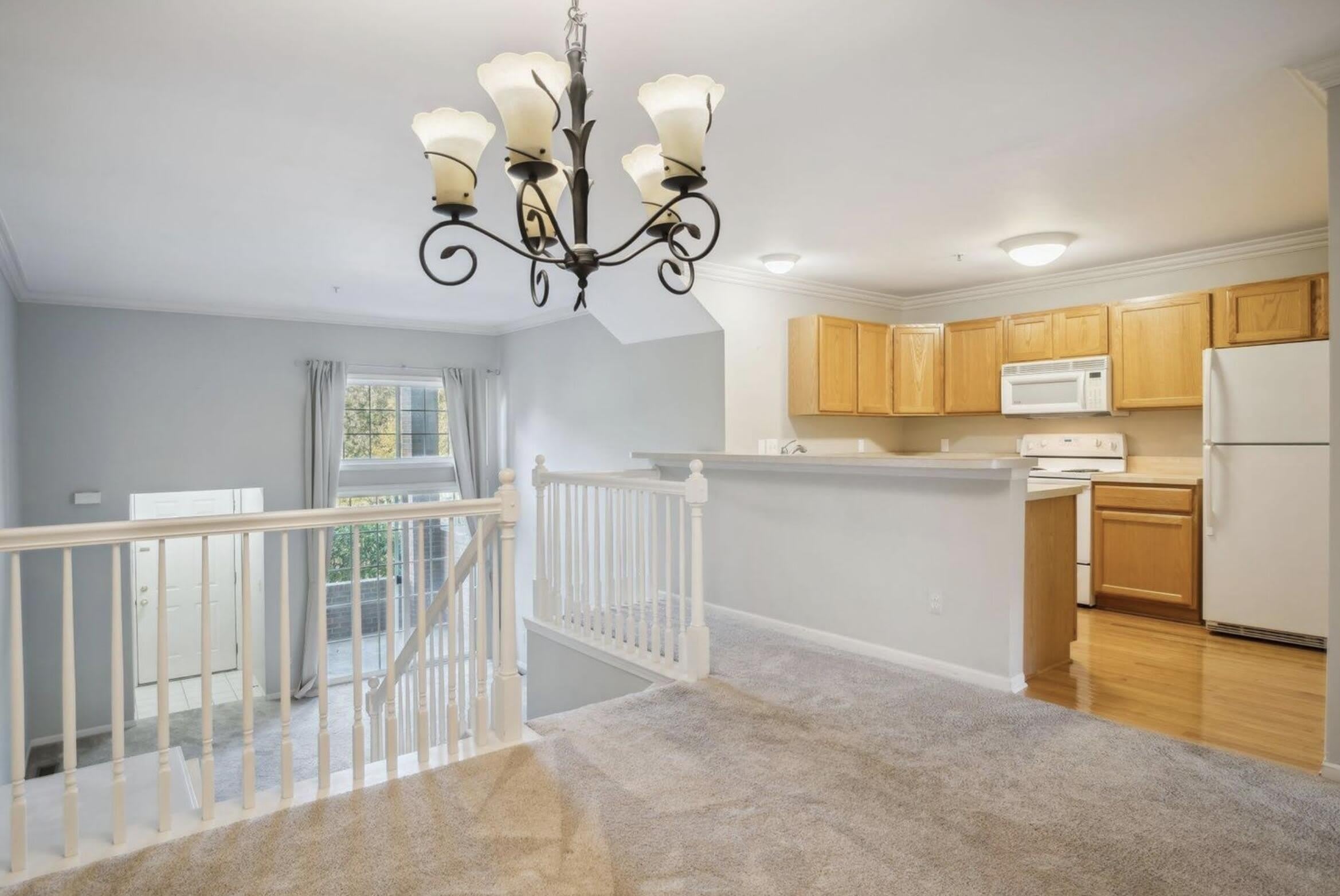 2924 Barclay Way – photo 4
