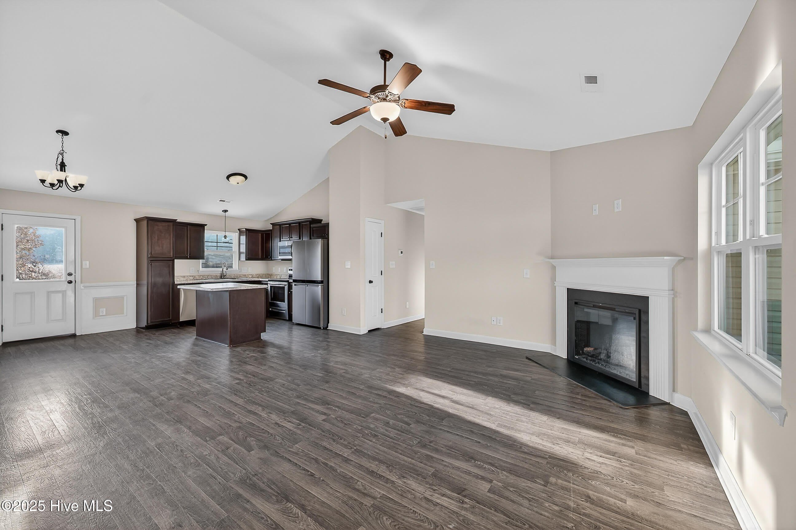 406 Paxton Court – photo 4