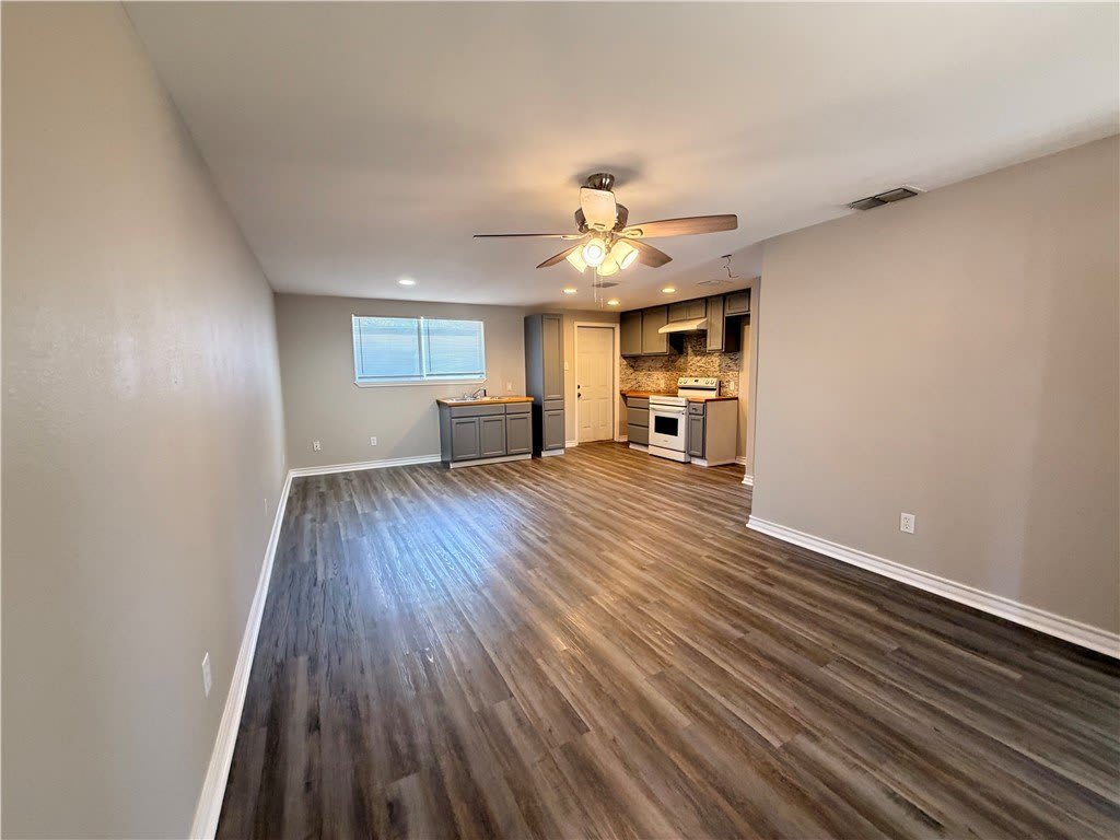 1018 Northcliff Drive – photo 4
