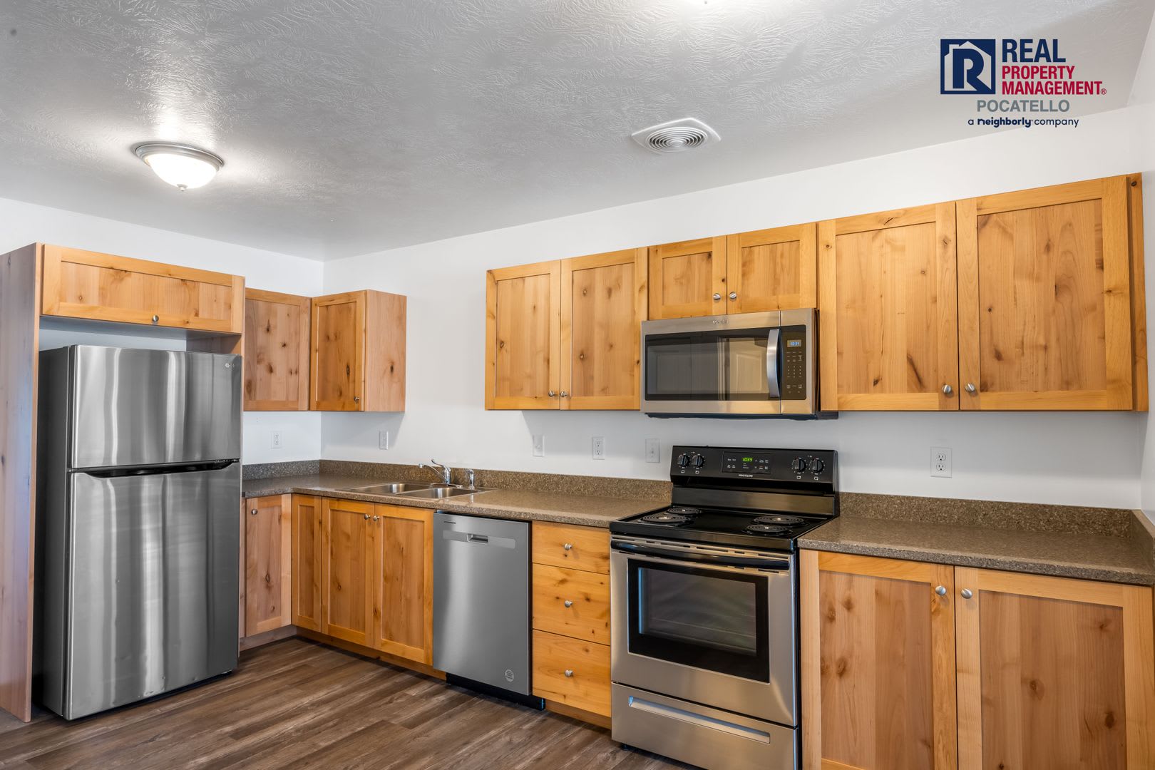 251 W Linden Bld. 11 – photo 2