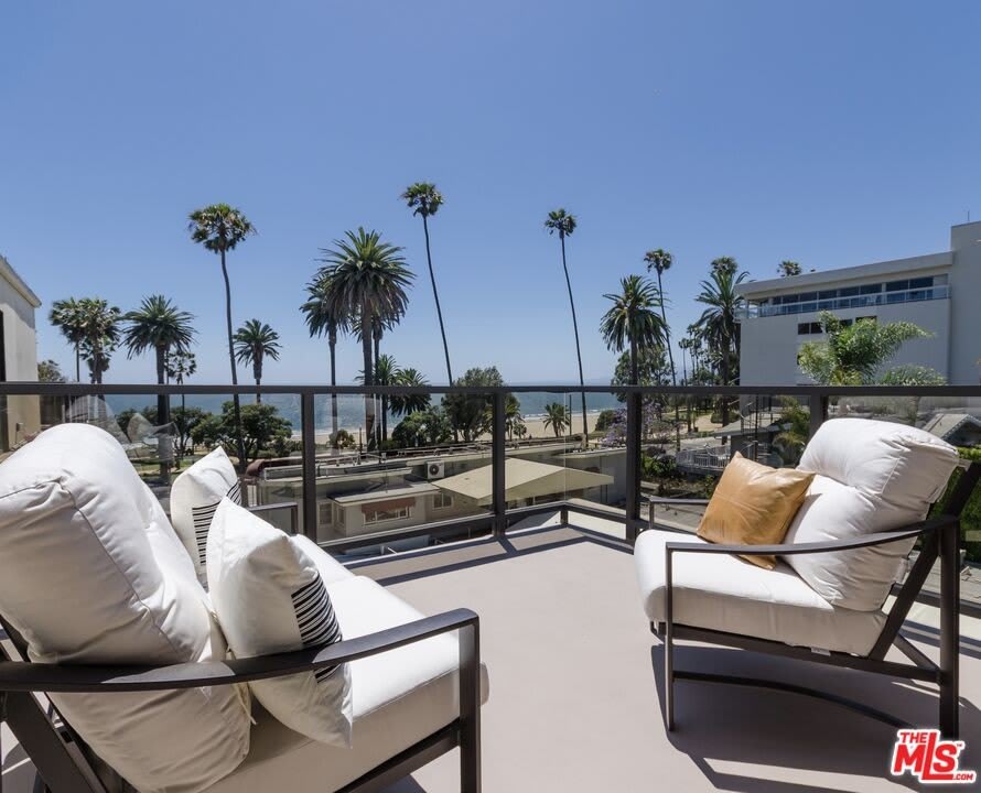 833 OCEAN Ave – photo 2