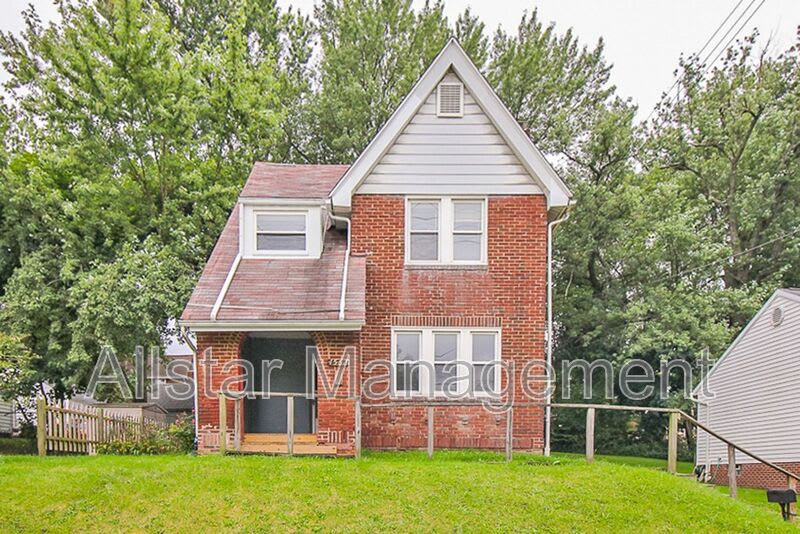 1562 Huguelet Street – photo 3