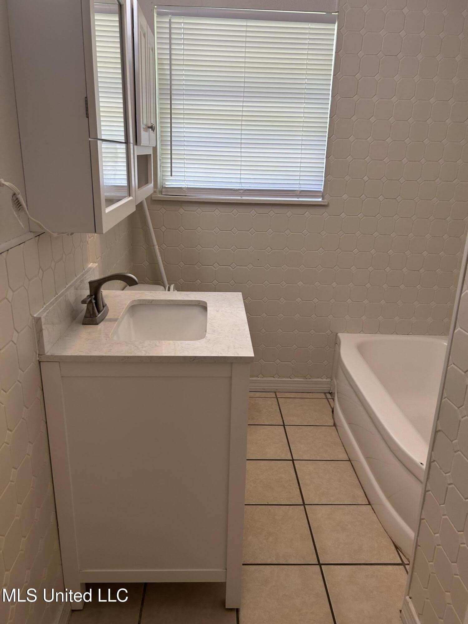 110 Hickory Drive – photo 4