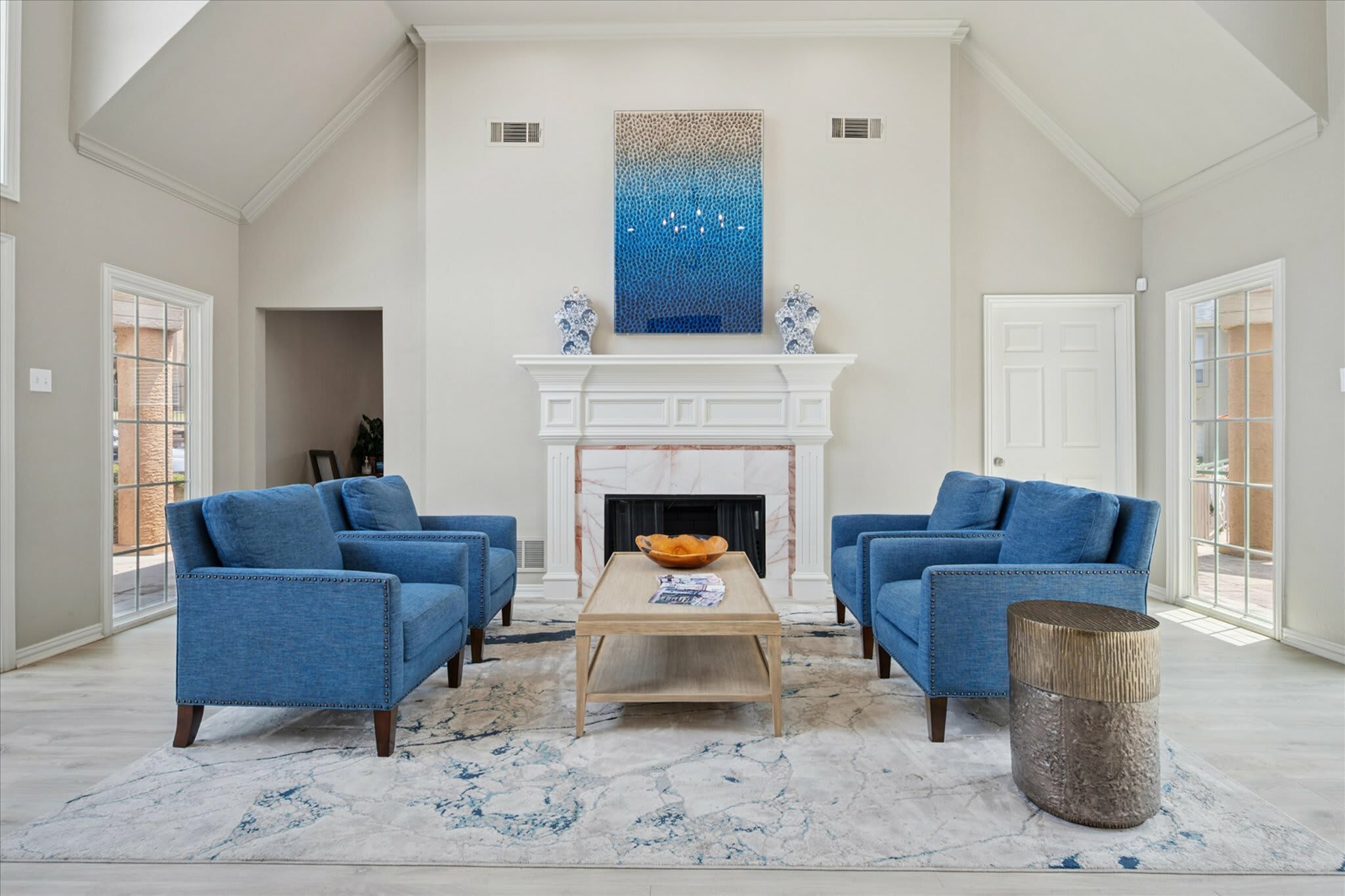 Amber Dawn Apartments – photo 2