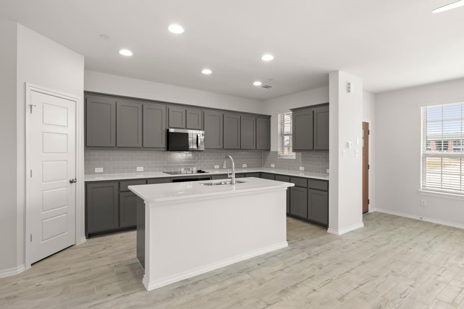 4511 Avion Drive – photo 3