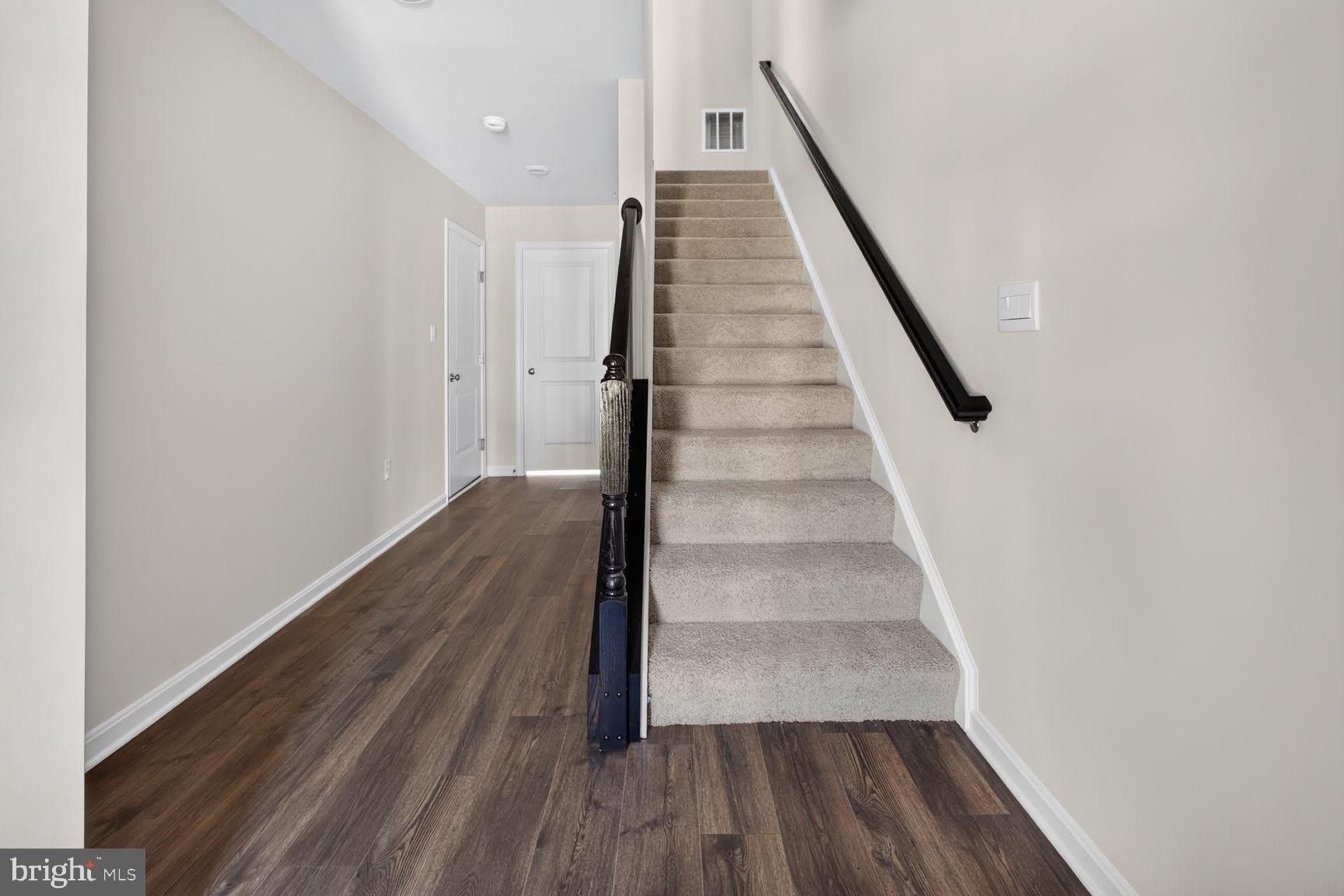 27 MERION Avenue – photo 2