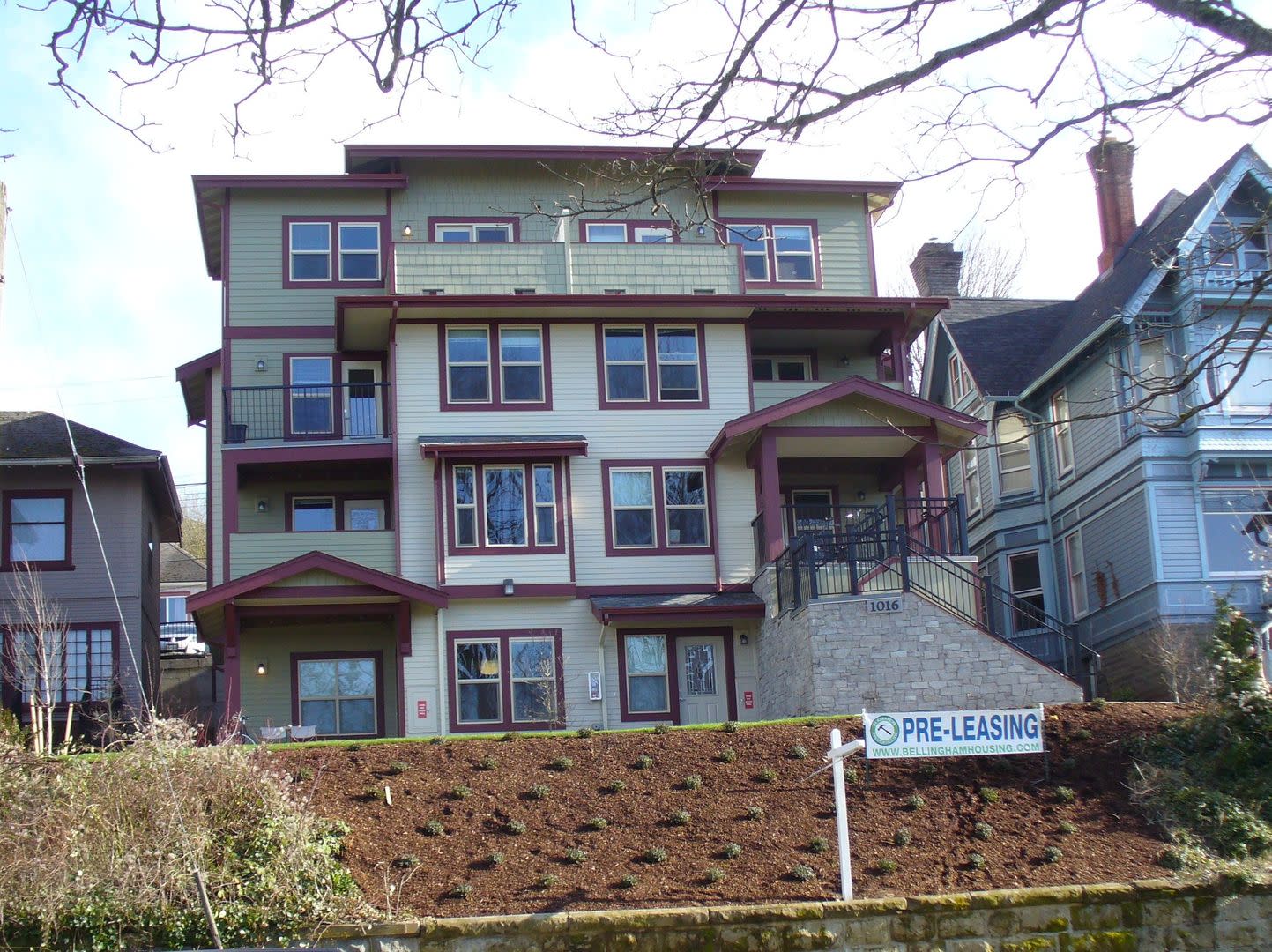 Spacious 4-Bedroom Apartments in the Heart of Student Row – photo 5