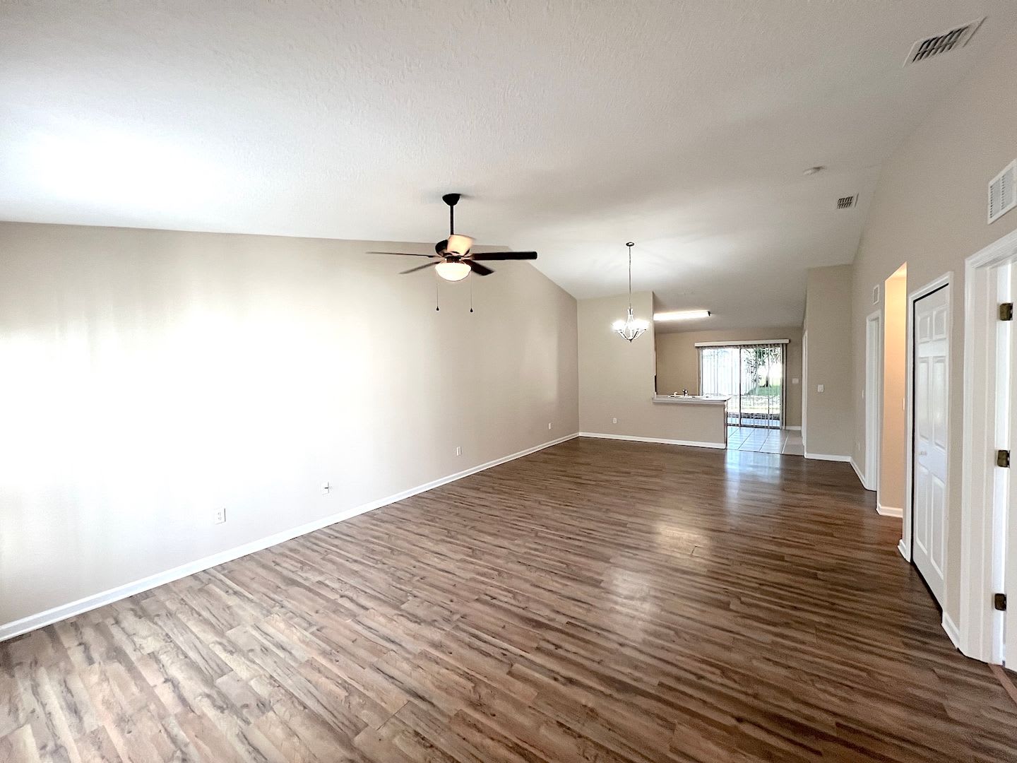Roomy 3 Bed 2 Bath 1 Car Garage Home for Rent in Cypress Knoll! – photo 4
