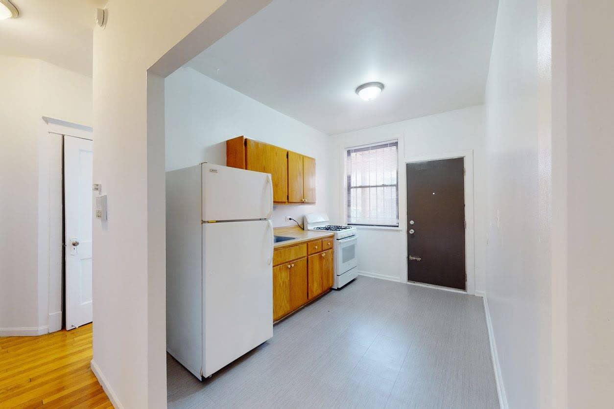 5416 S. Woodlawn Avenue – photo 2