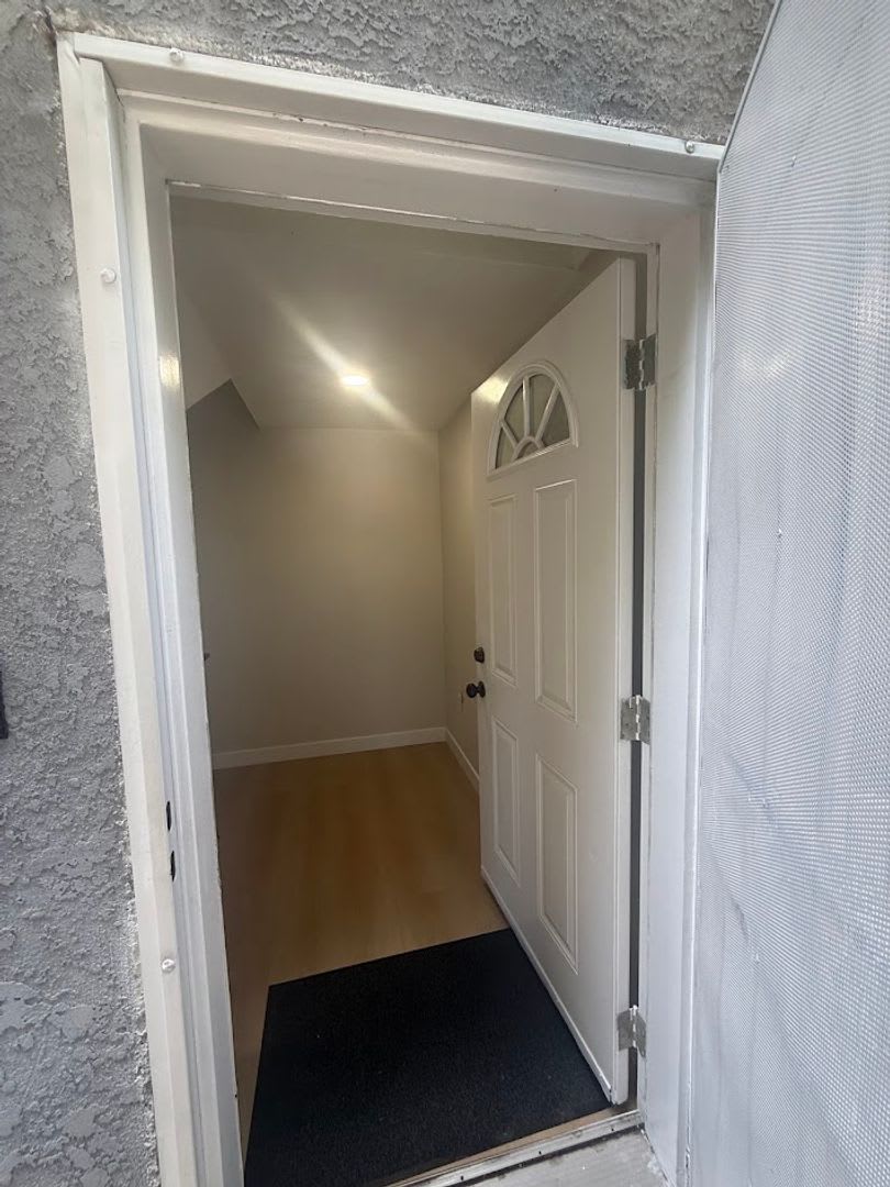 Beautifully Renovated 3-Bedroom Townhome in Gated Harbor City Community – photo 2