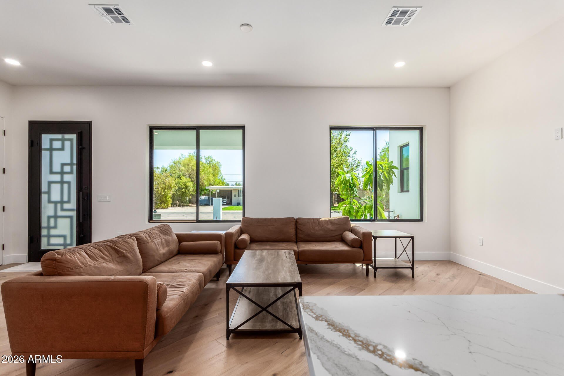 3014 E AVALON Drive – photo 3