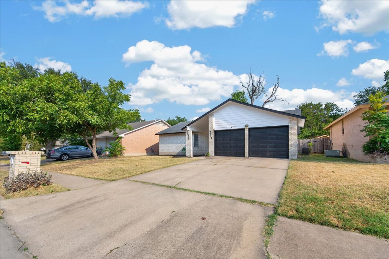 10215 Missel Thrush Drive Austin, TX 78750 – photo 2