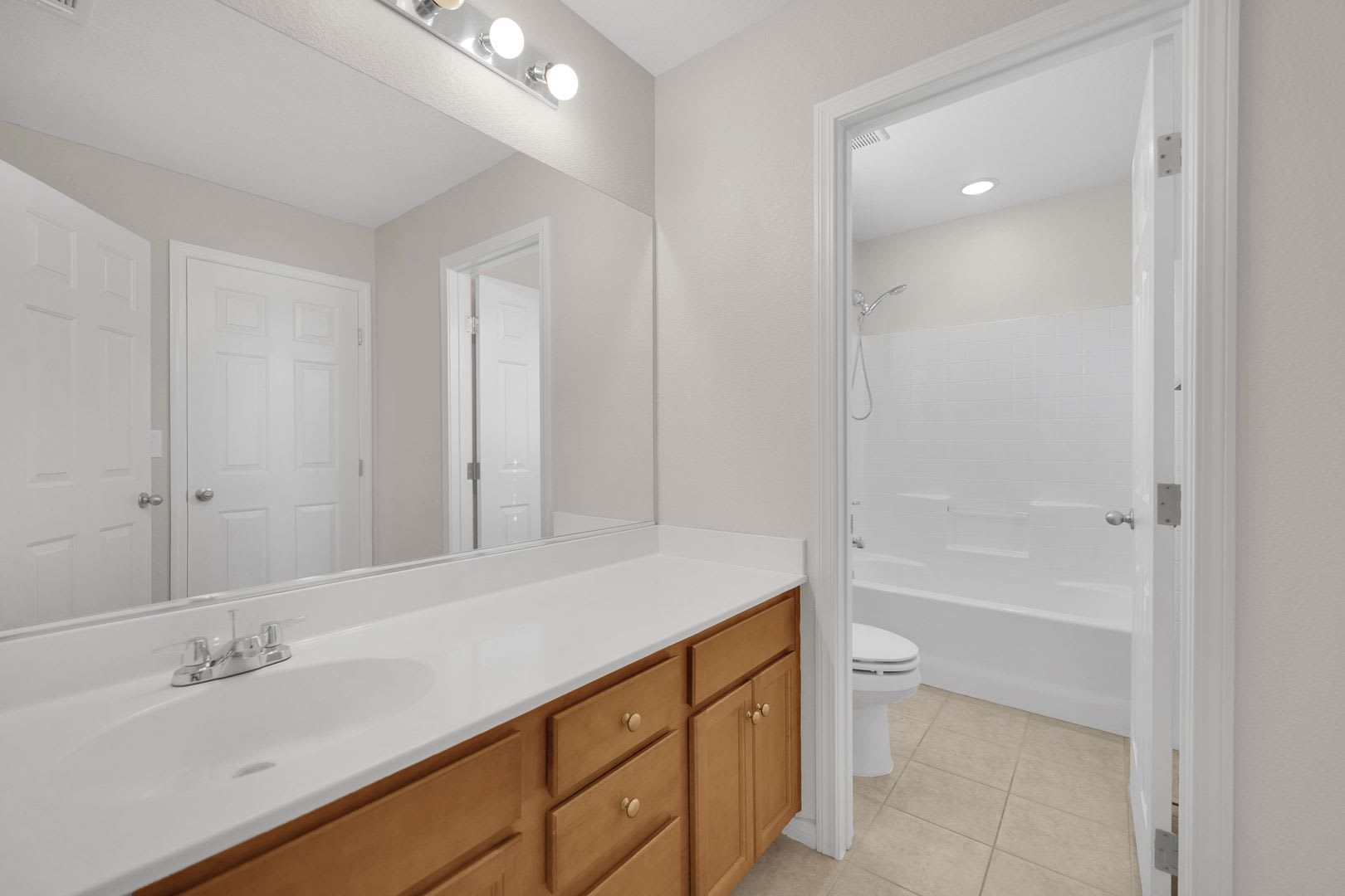 *Beautiful home in Henderson-Just completed upgrades* – photo 3
