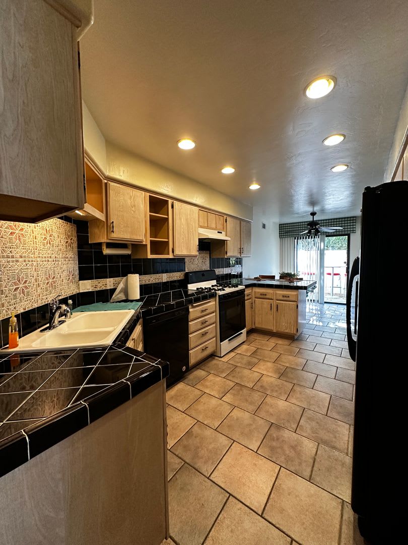 4 Bedroom, 4 Bath Home w/ 2-Car Garage. Swimming Pool and Large Fenced in Yard. MUST SEE!!! – photo 3