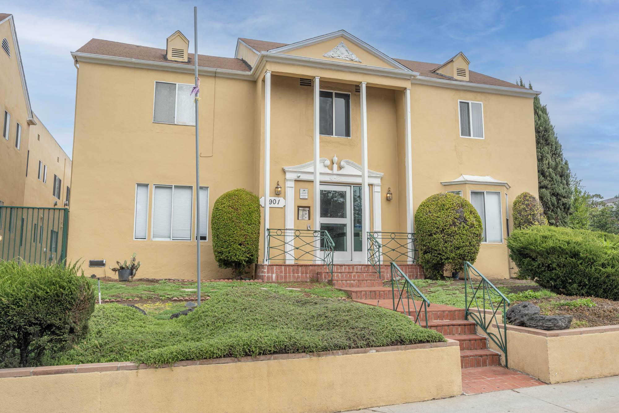 4901 Beverly Blvd. – photo 3