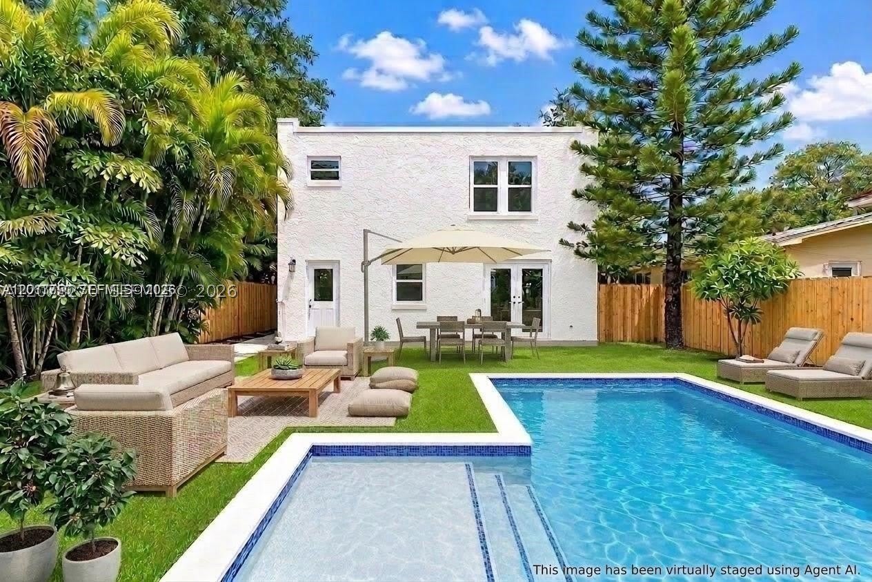 22 NE 44th St – photo 2