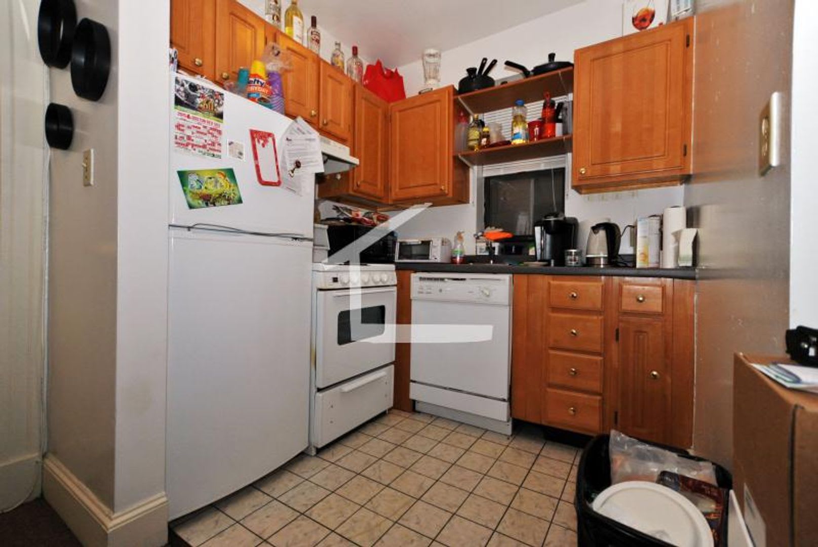Fabulous Apt Near Bu Campus 500 Rebate Avail Ht Hw Included Laundry Available – photo 1