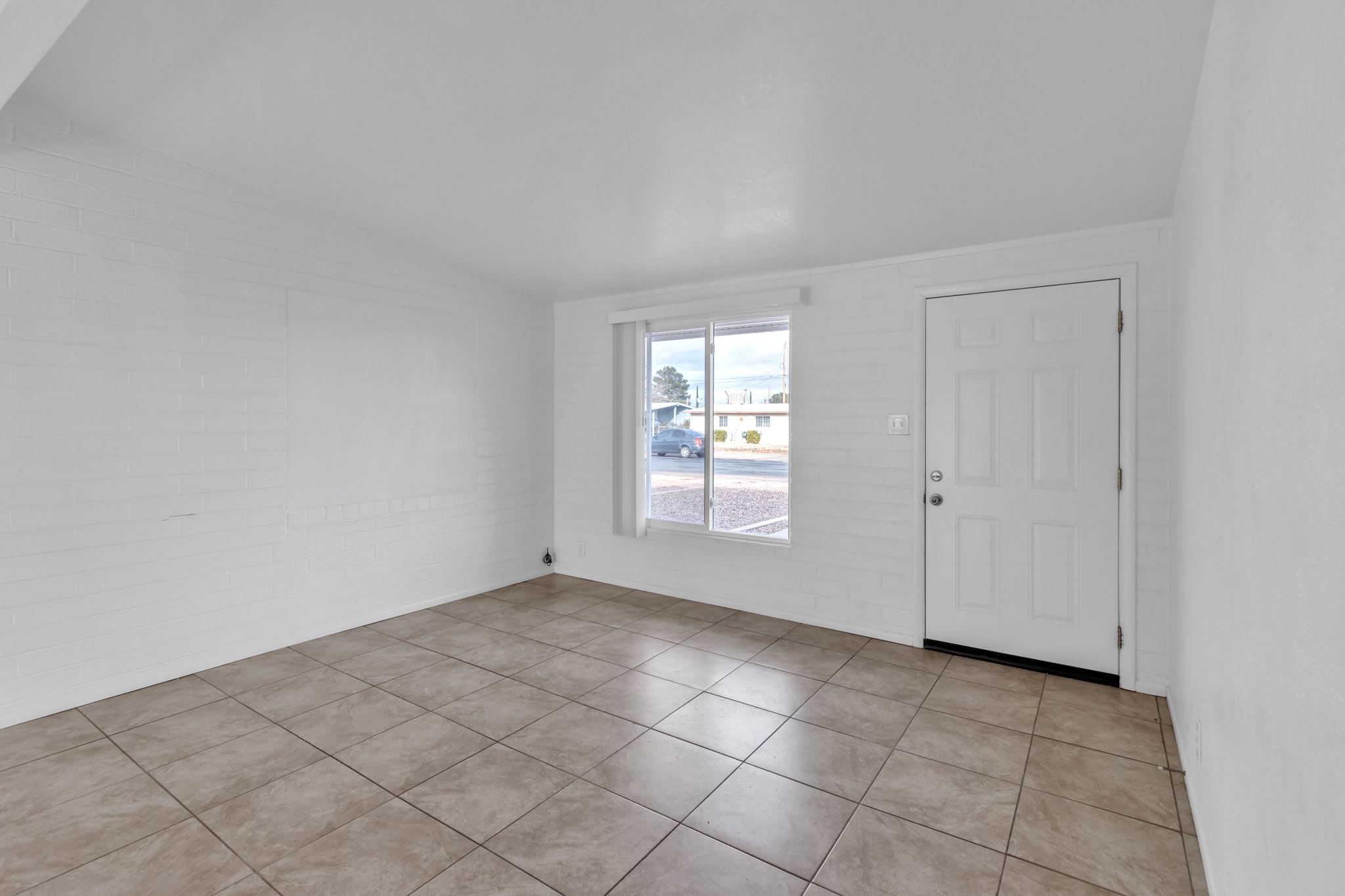 216 Whitton St – photo 4