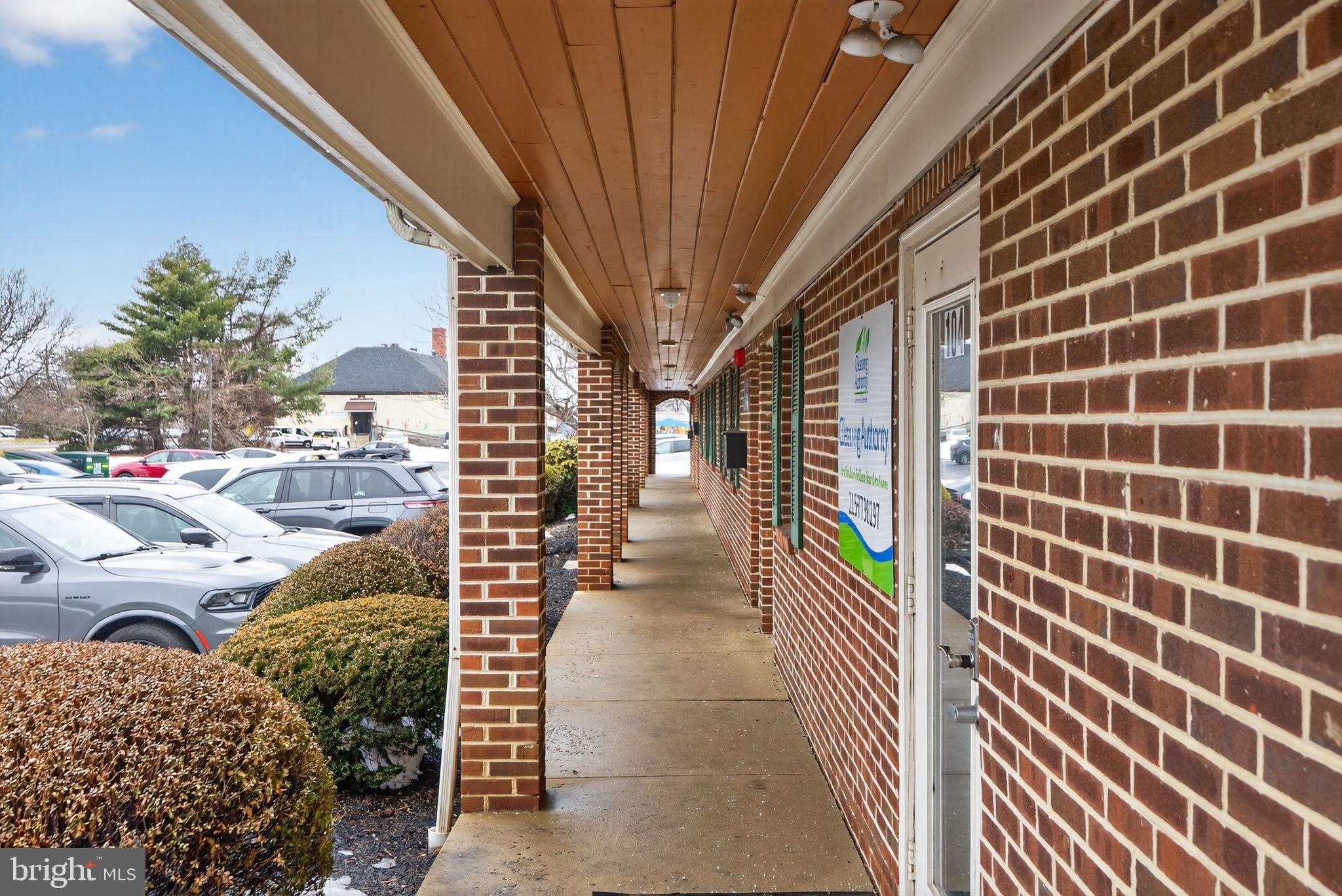 600 LOUIS Drive – photo 4
