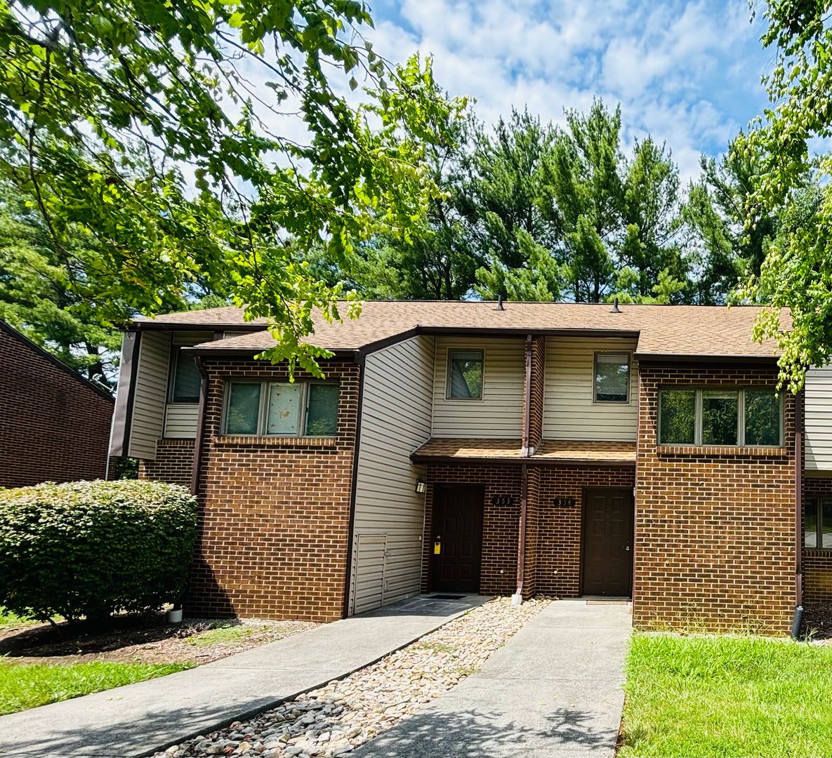 3 Bedroom 2.5 Bath Townhouse – photo 1