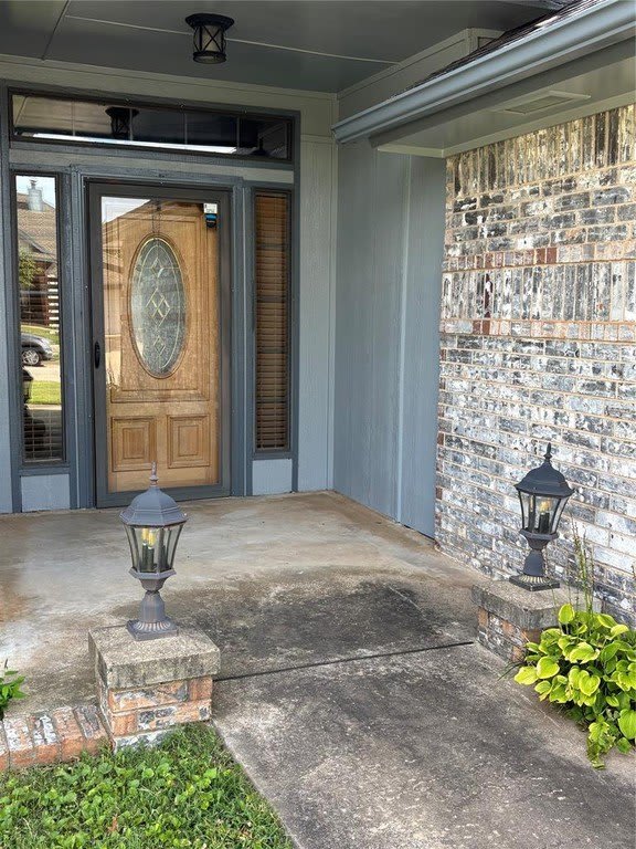 1112 SW 132nd Place – photo 2