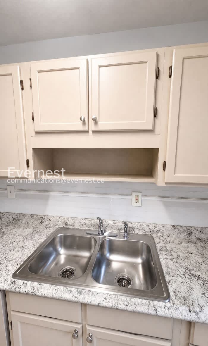 397 Annie Street – photo 4