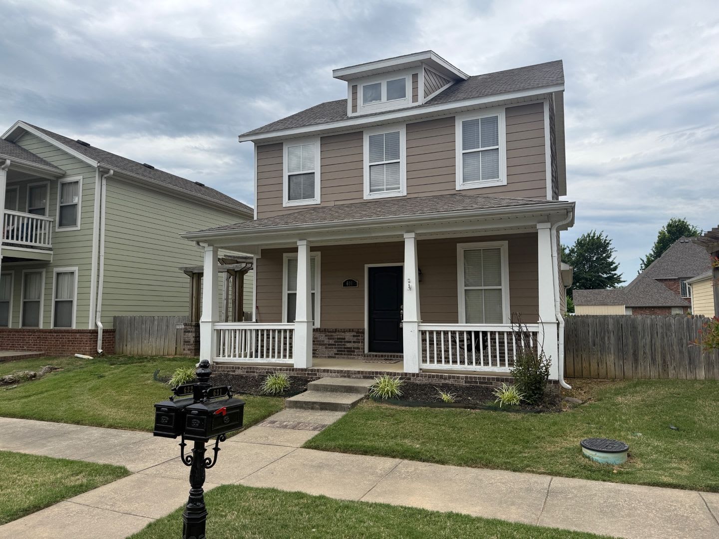 Nice Row Home in W Fayetteville in Rupple Row – photo 2