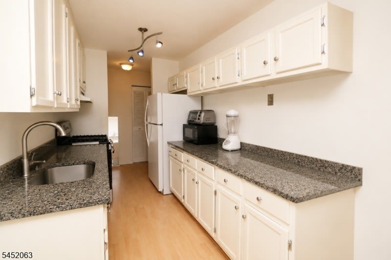 833 Main Unit E – photo 4