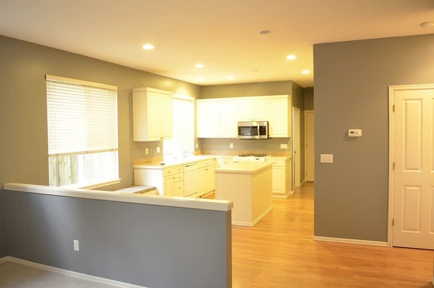 Beautifully Designed Home with Open Layout and Island Kitchen – photo 2