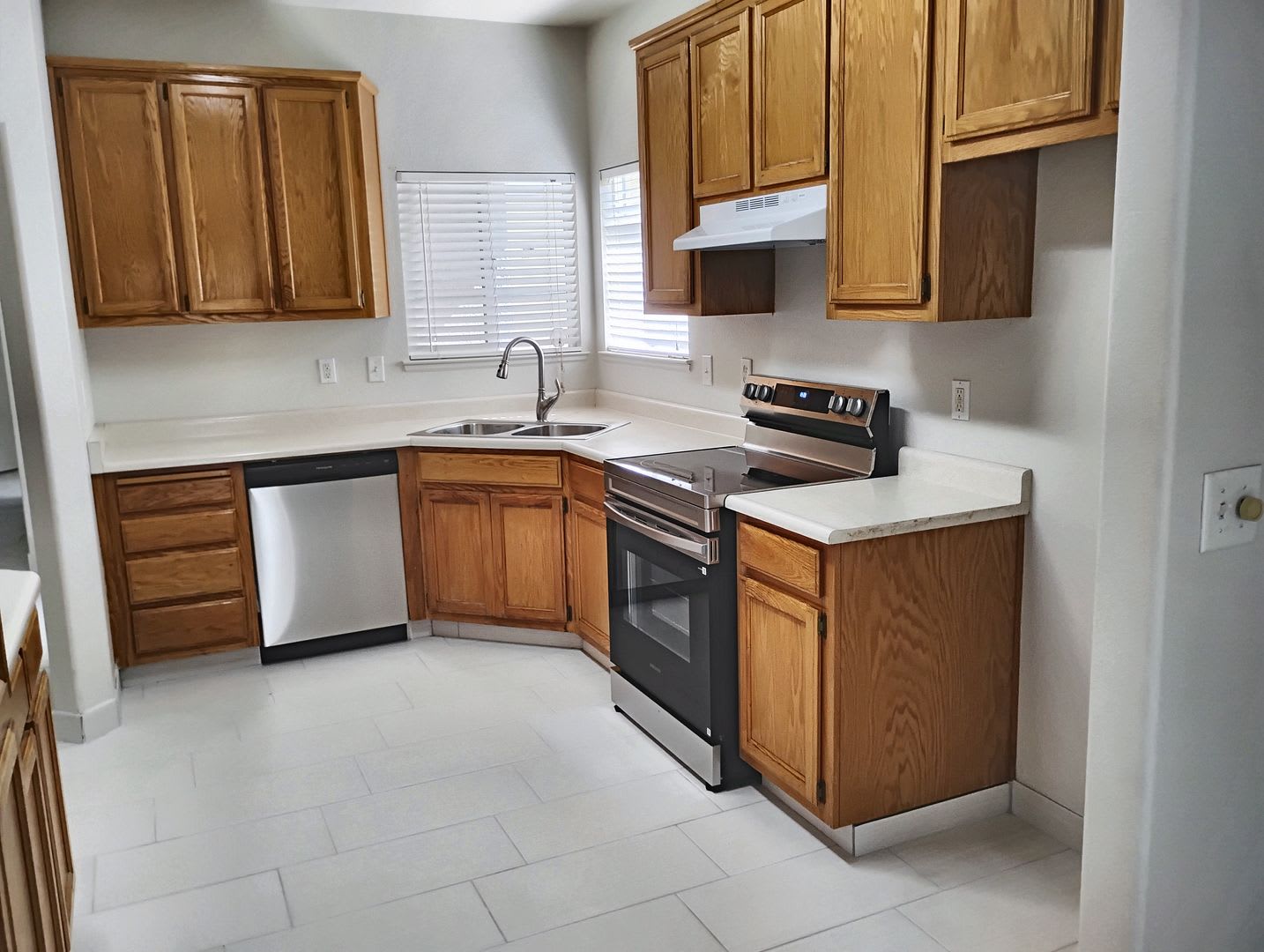 3-Bedroom, 2-Bath Single-Story Home for Rent — 628 Gateway Dr, Merced – photo 3