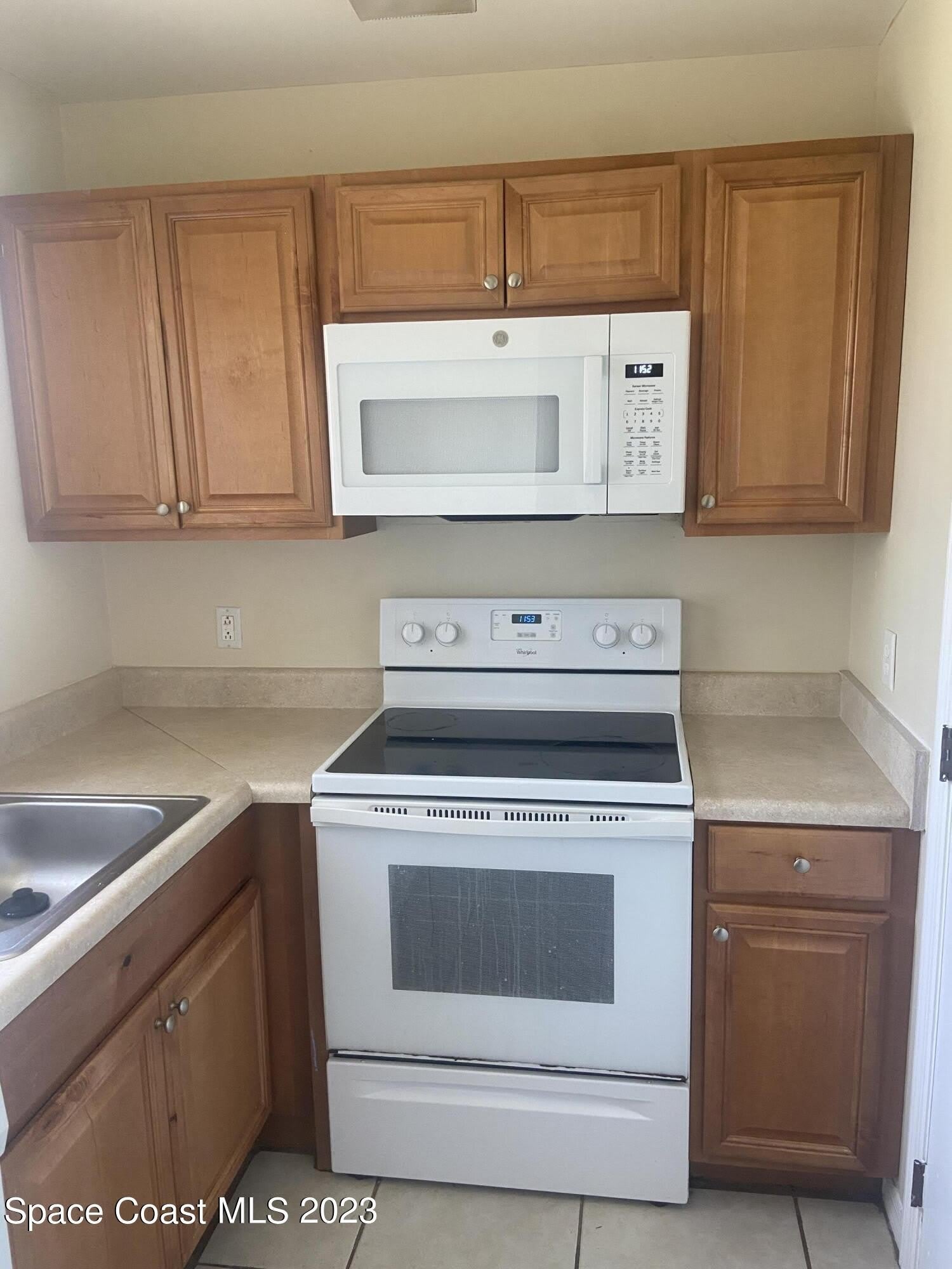 290 Spring Drive – photo 3