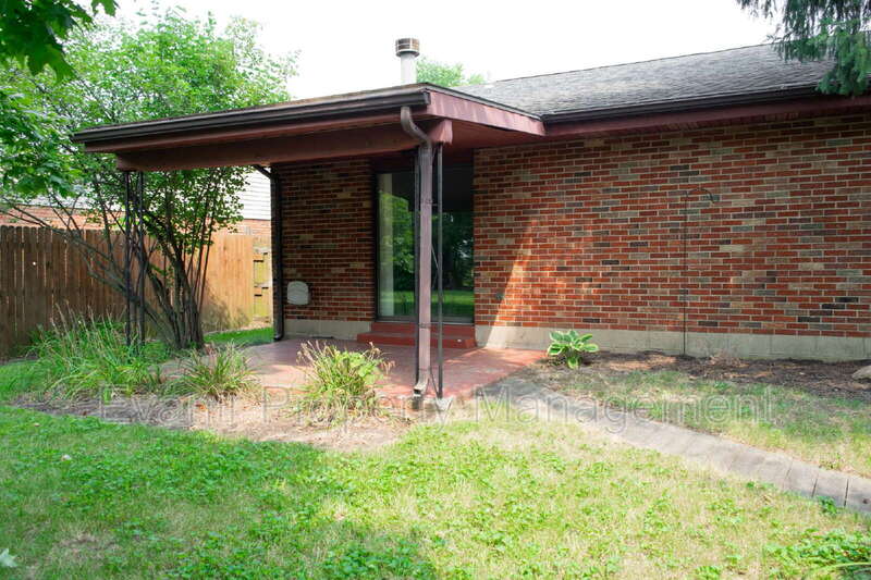 3160 Honeysuckle Rd – photo 5