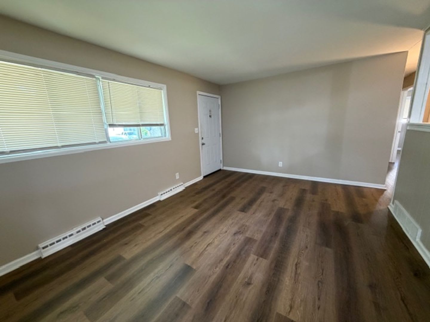FOR RENT – 1141 Scott Ave, St. Louis, MO 63138 – photo 3