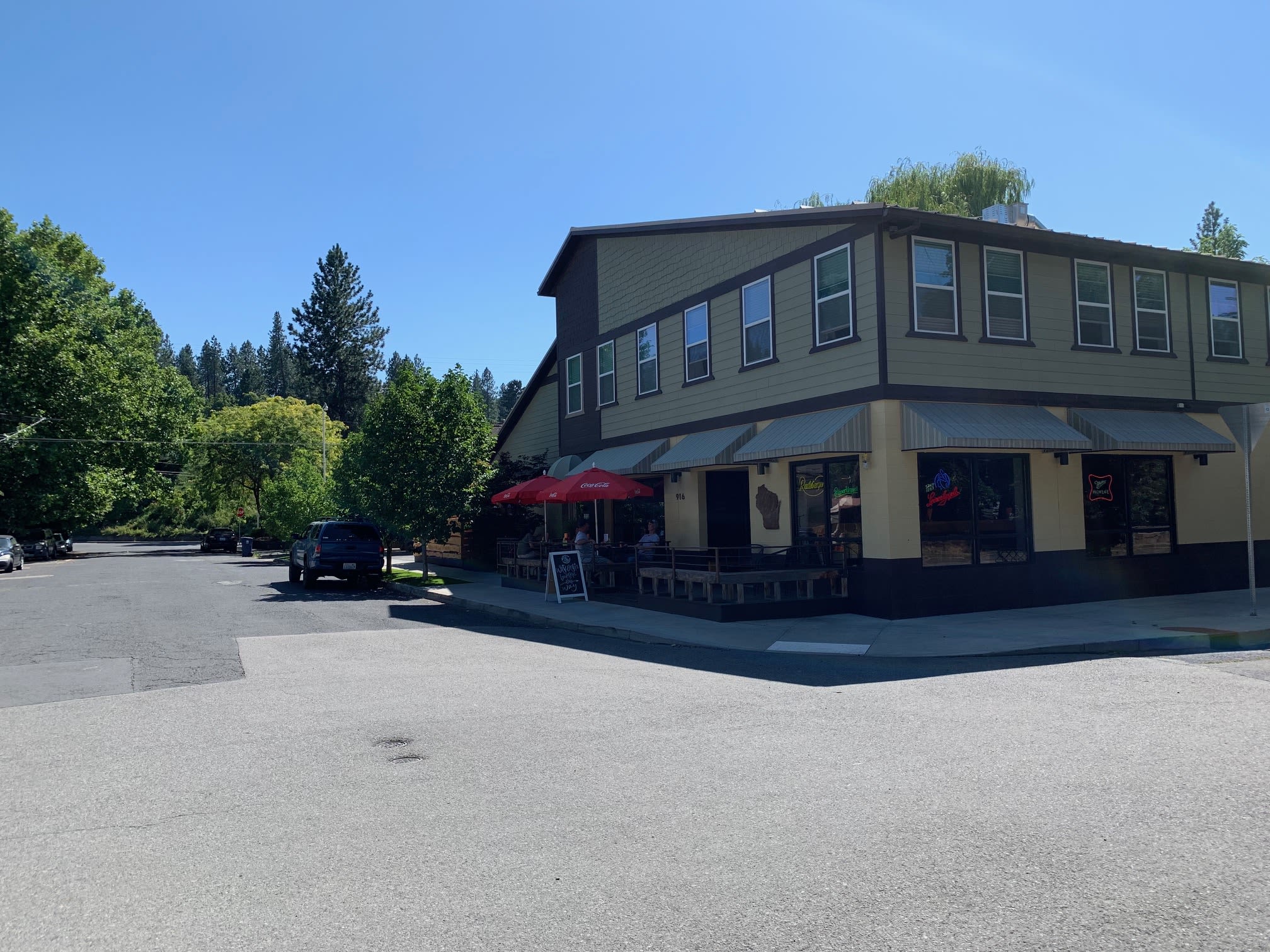 916 South Hatch Street – photo 1