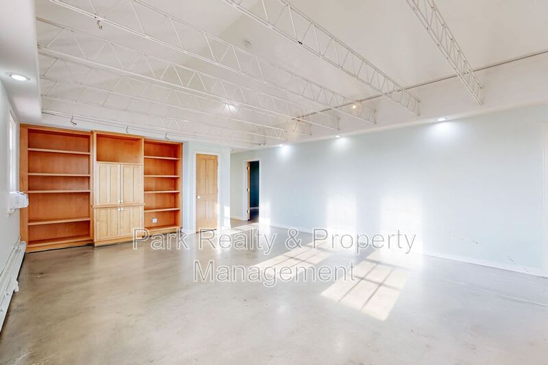 1301 W Dakota Ave – photo 5