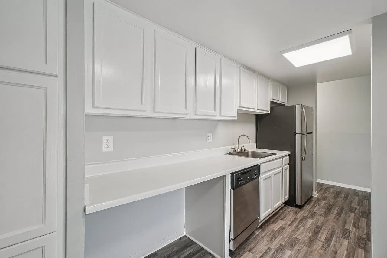 1531 E Larned St – photo 5