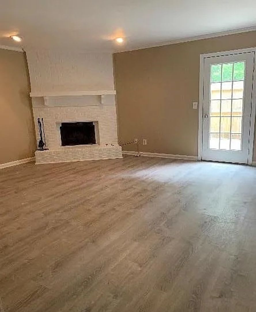 Room In 2 Bedroom Home At Patterson Cir – photo 4