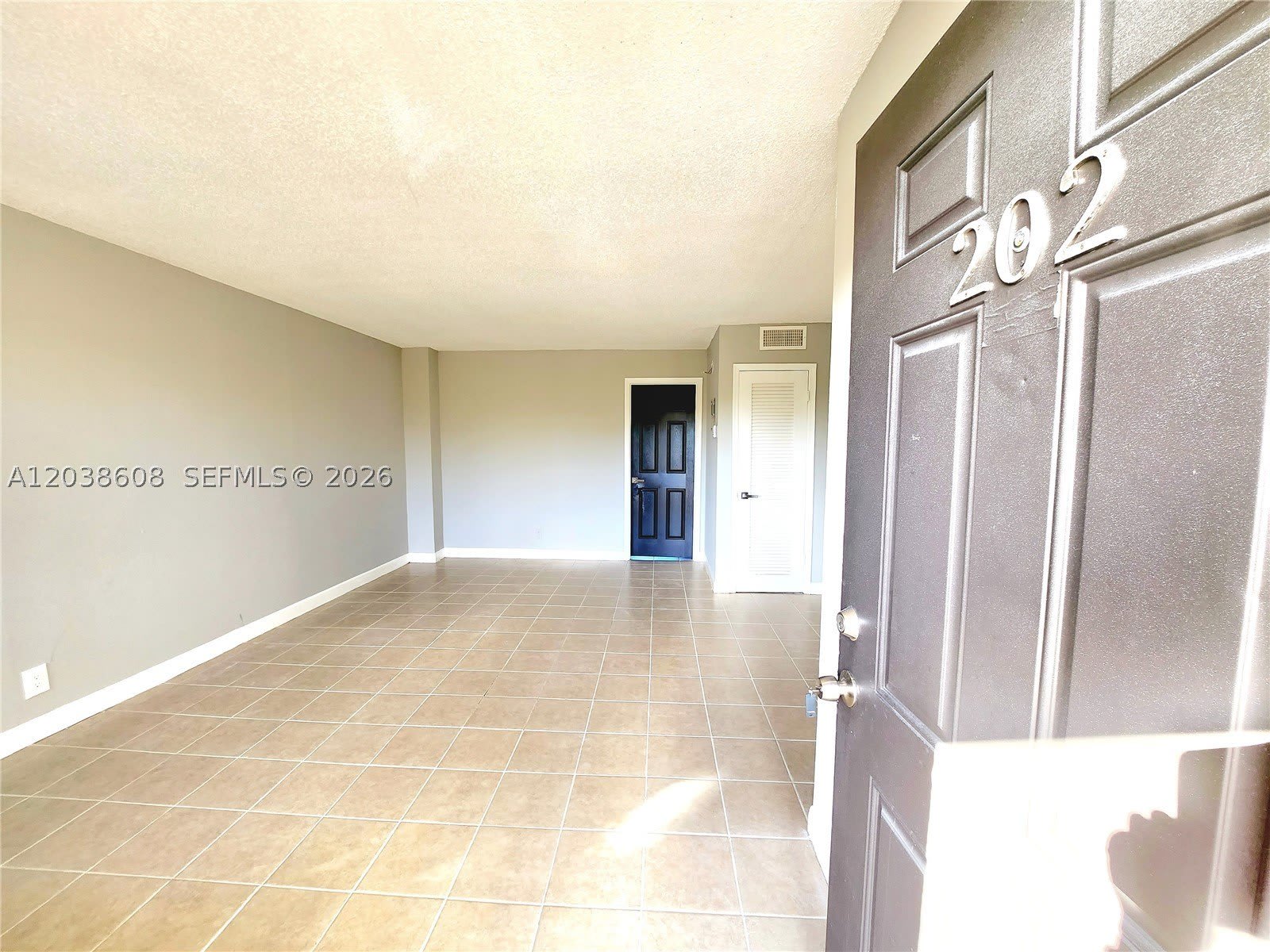 191 SW 15th St – photo 2