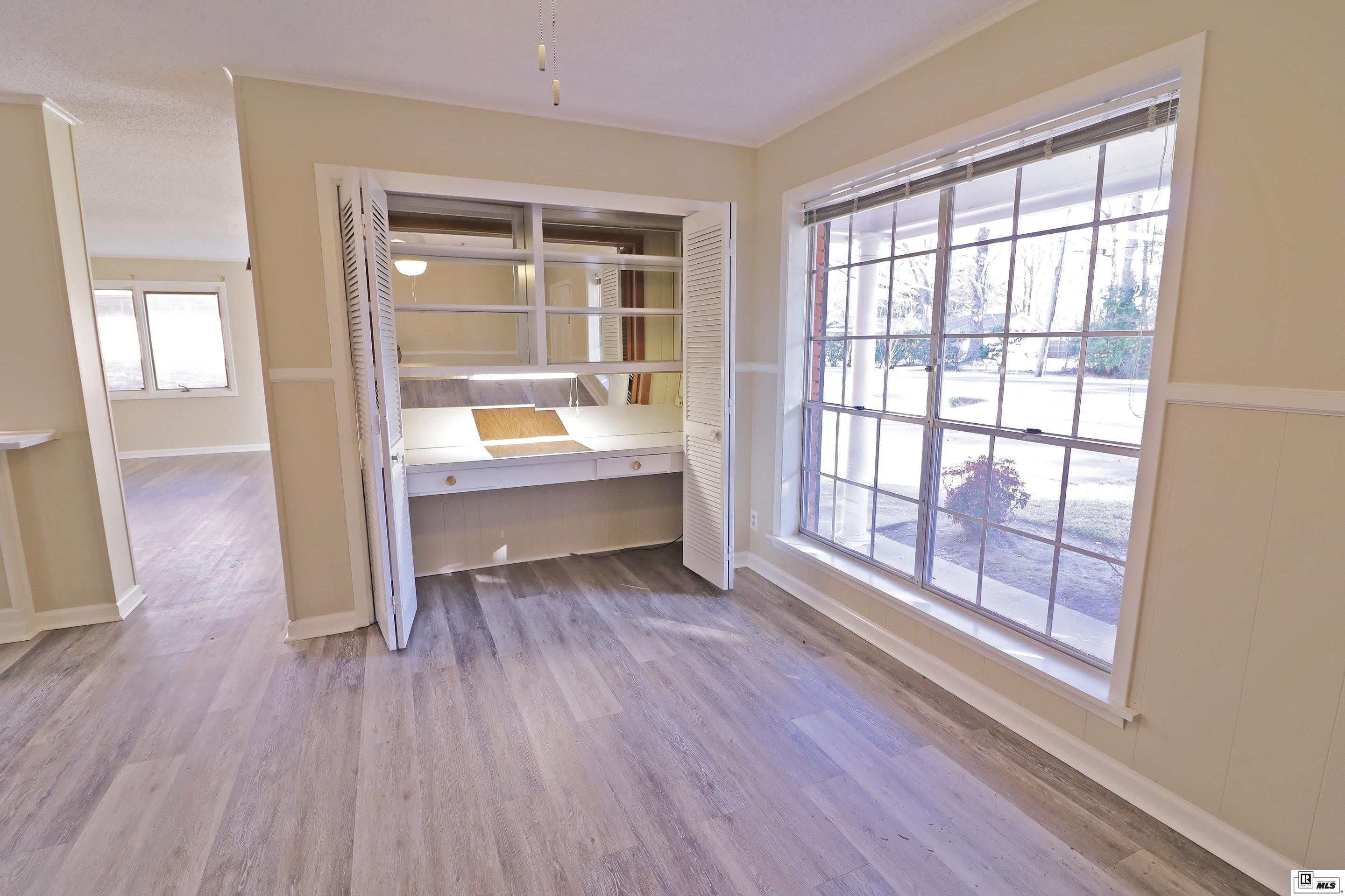 2504 KENMORE STREET – photo 5
