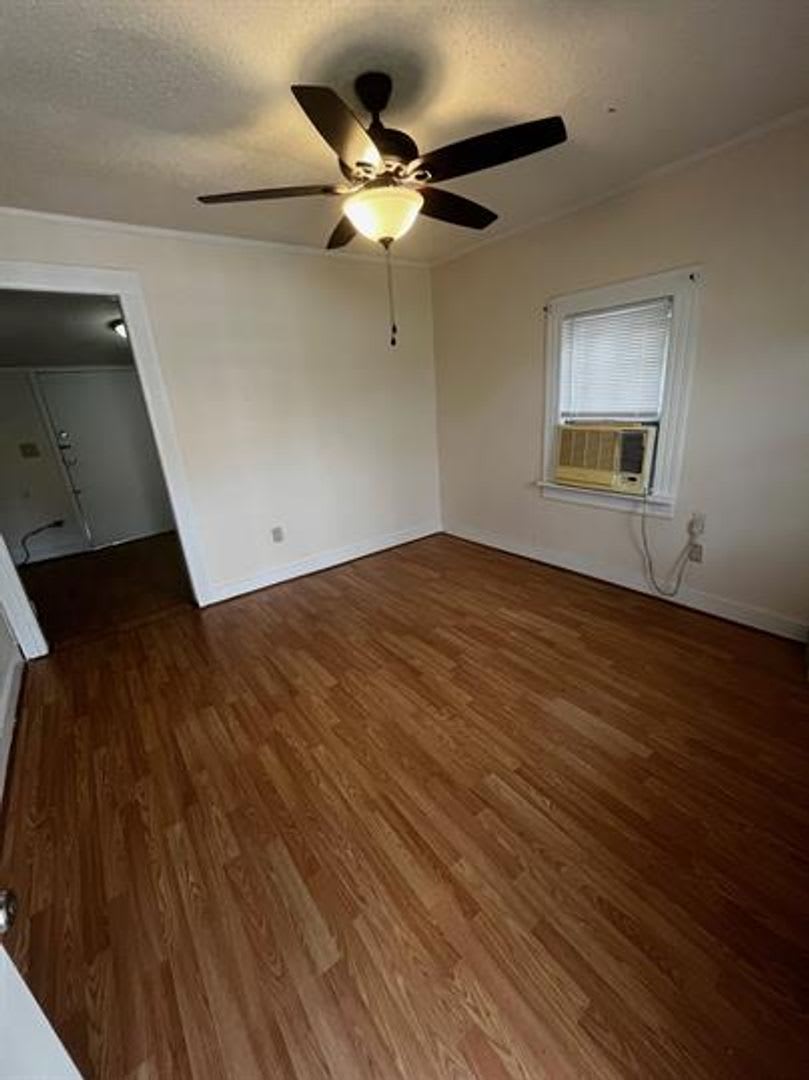 Charming 1 Bed, 1 Bath Home! – photo 2