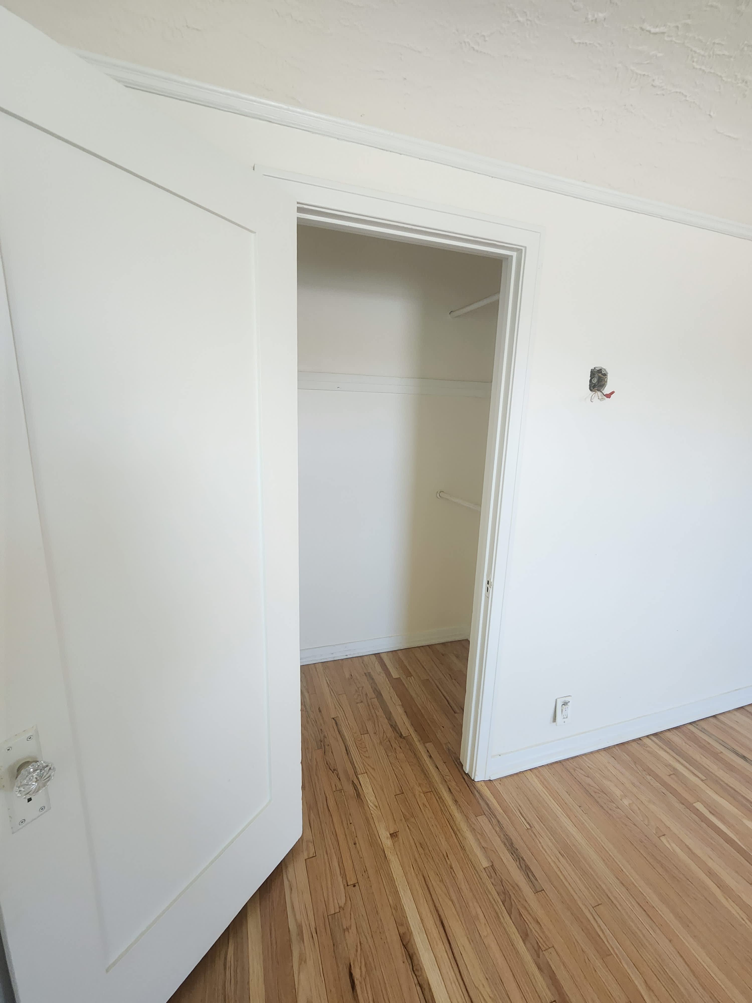 518 W Lexington Dr – photo 2