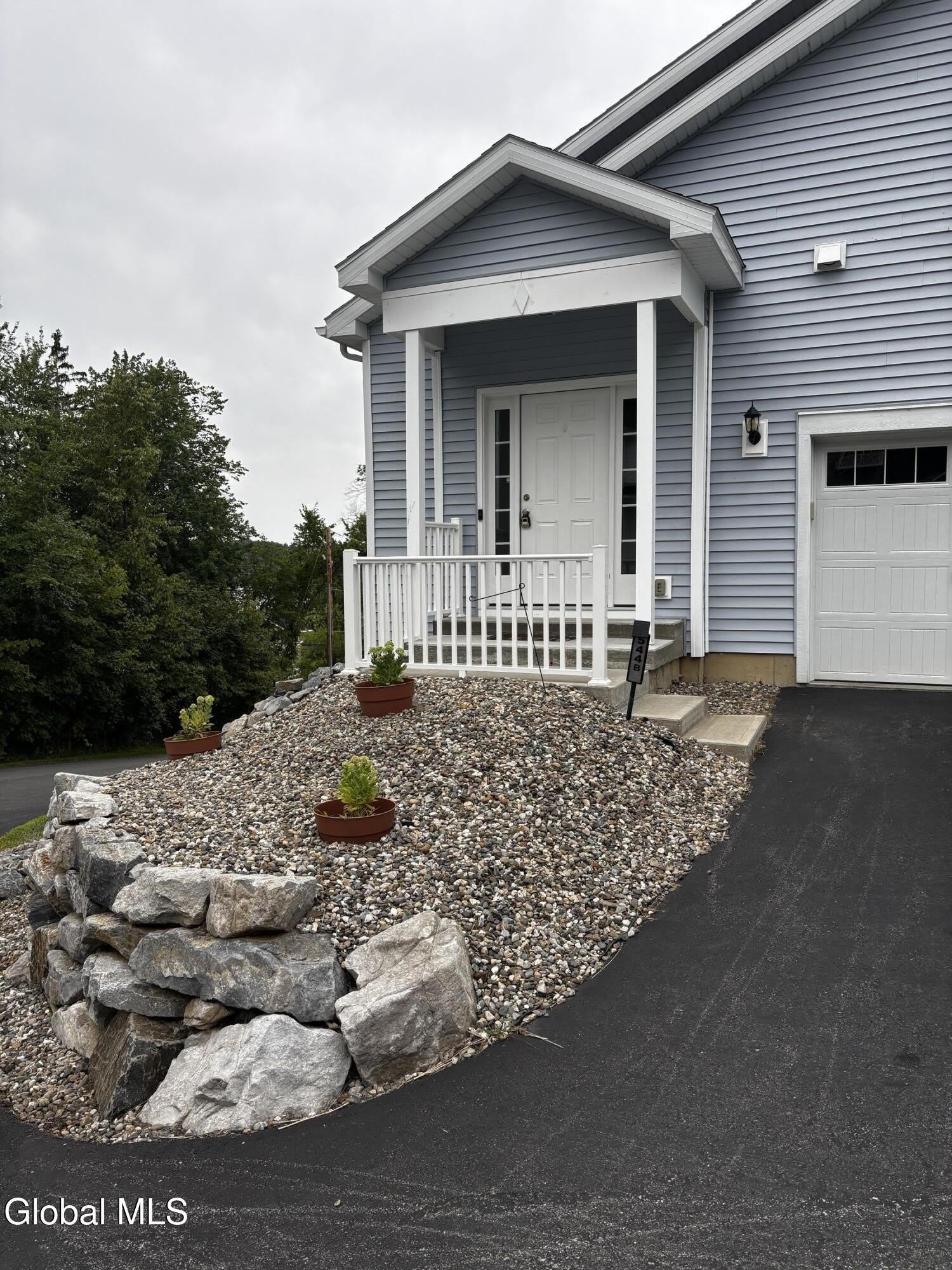 544 NY Route 9P – photo 1