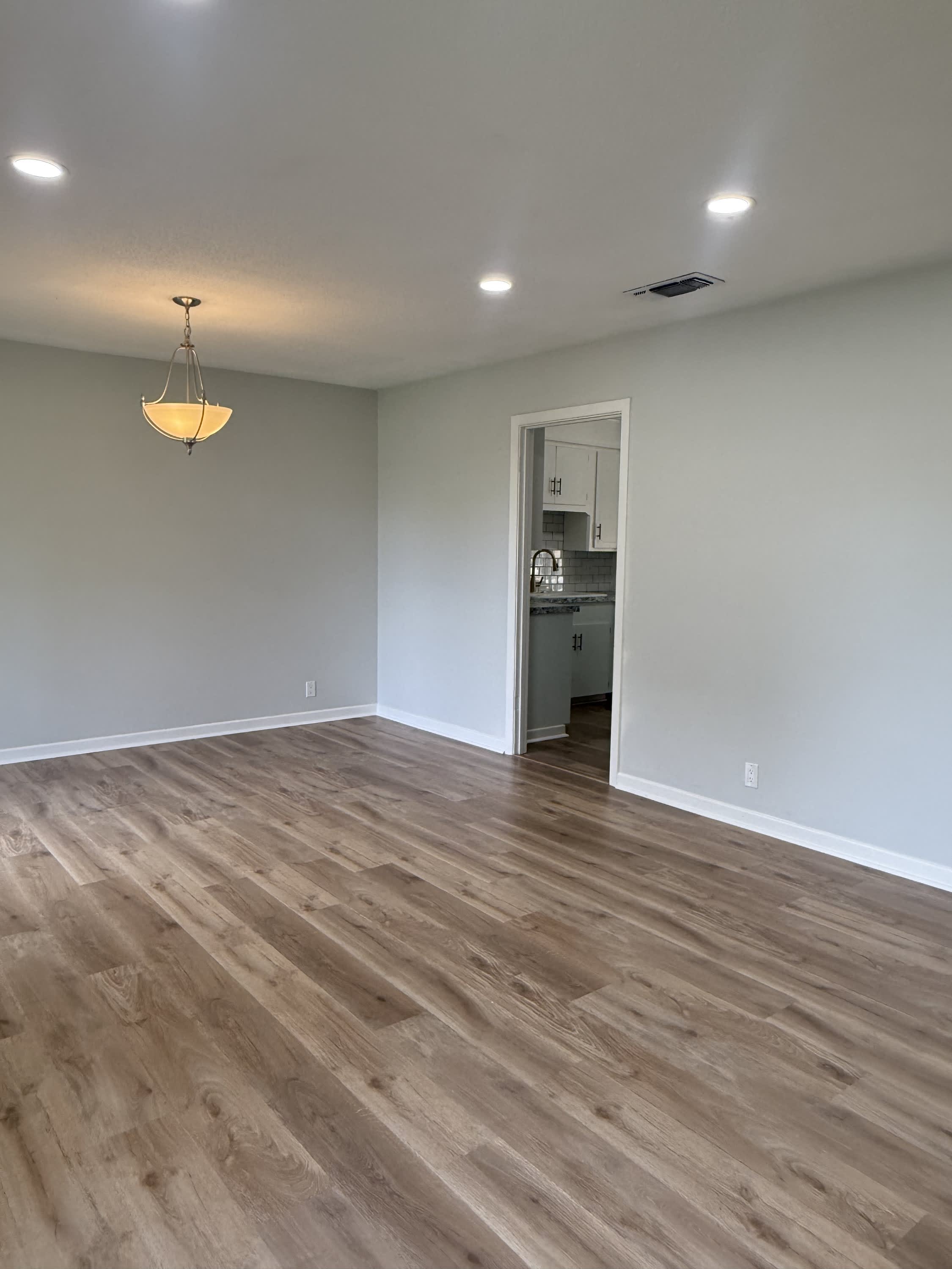 2108 East 24Th Street – photo 3