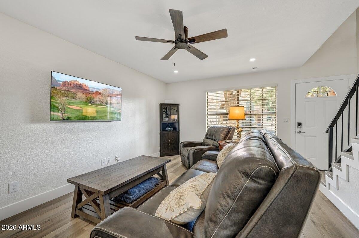4901 E Kelton Lane – photo 3