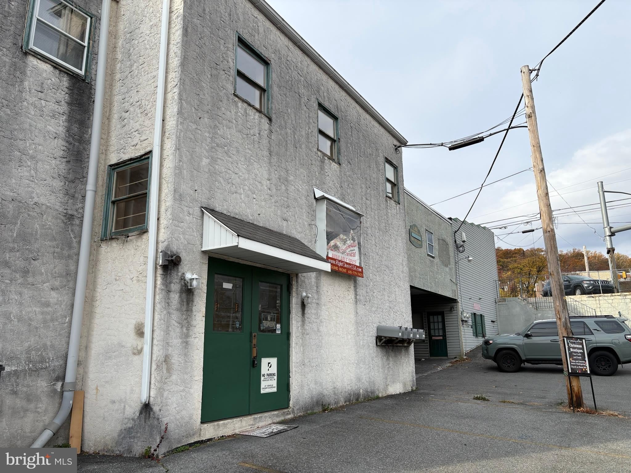 4228 ST LAWRENCE Avenue – photo 3