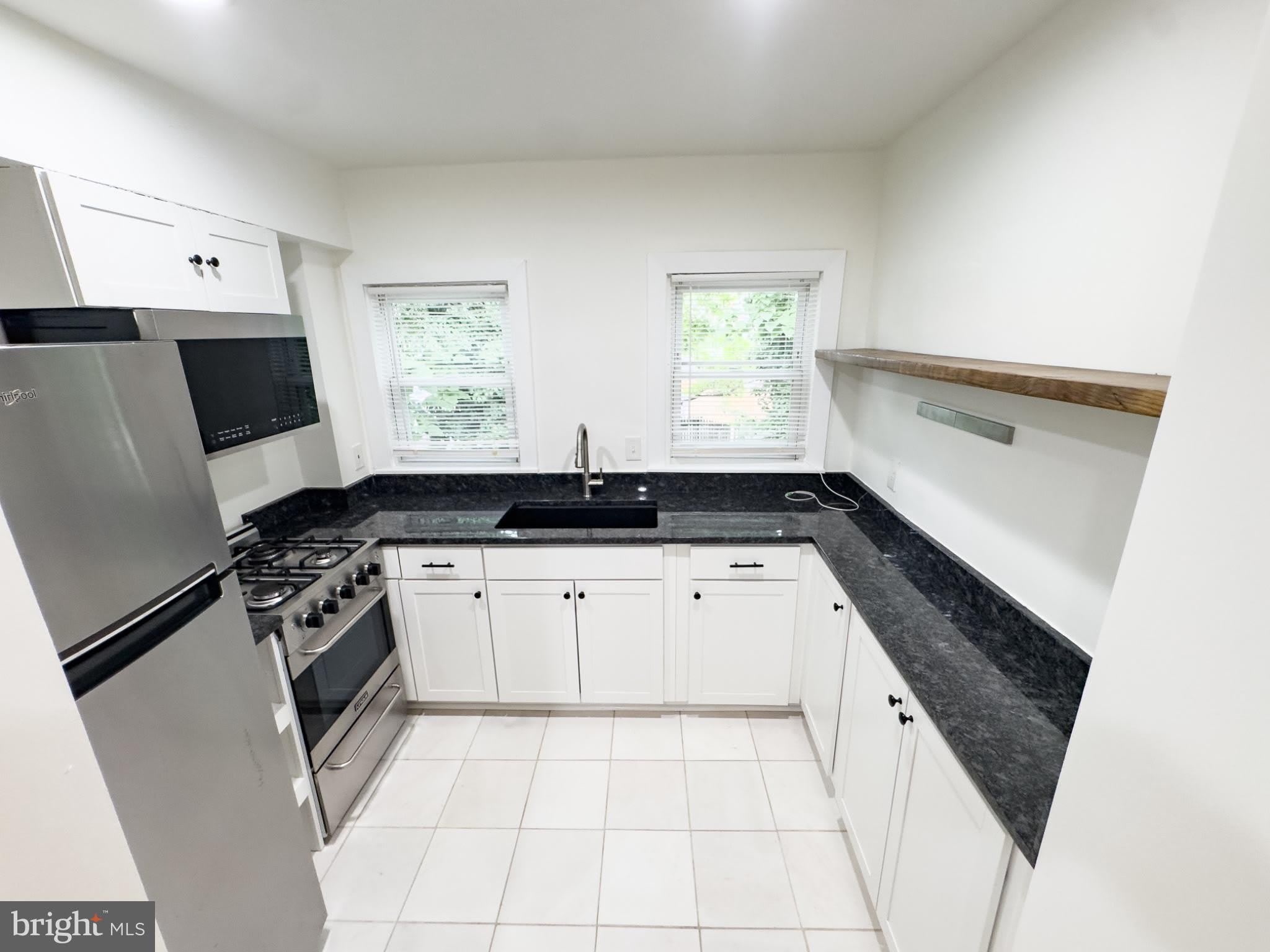 2807 4TH Street NE – photo 2
