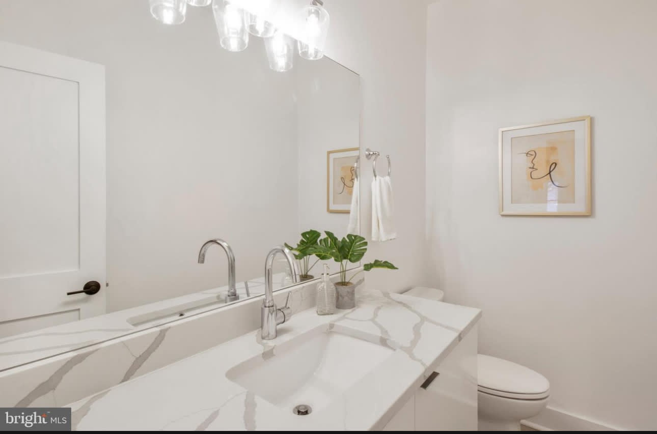 1722 West Virginia Ave Ne – photo 1