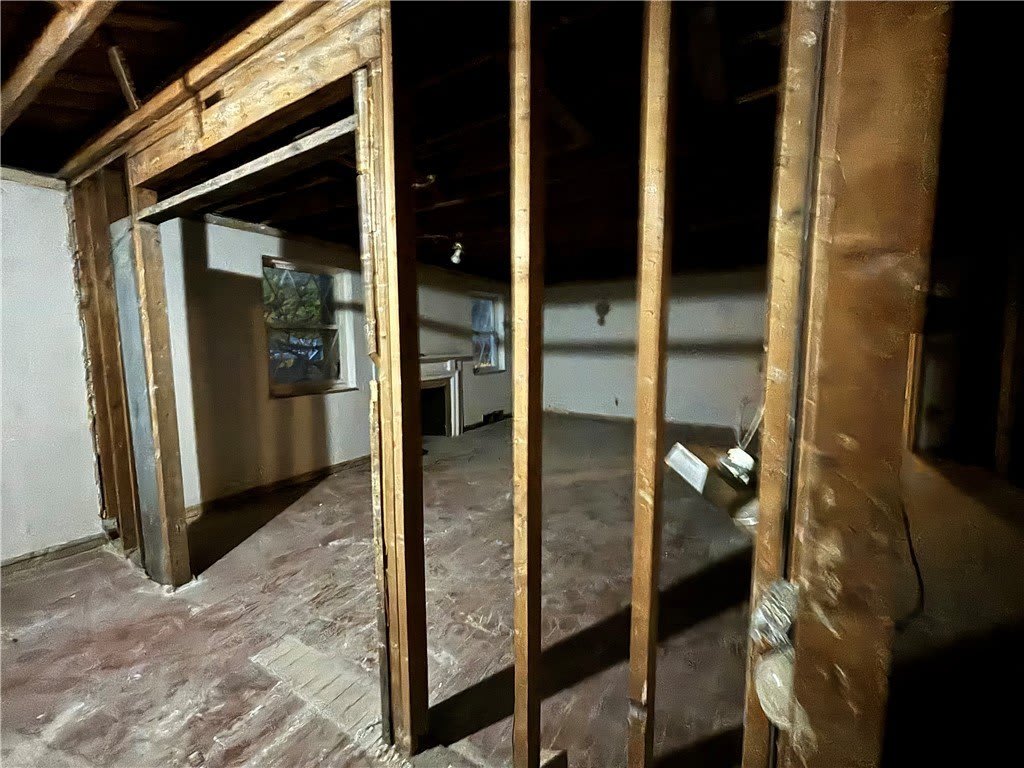 4825 BUTLER ST. (to lease) – photo 3